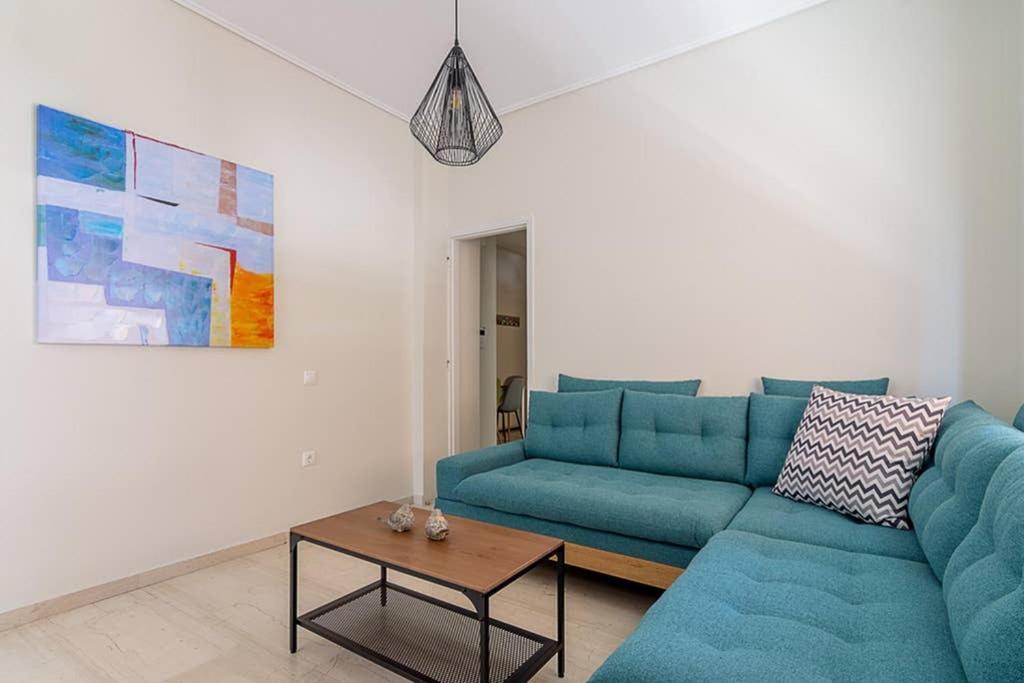 Cozy Flat With 1 Bedroom Next To Metro Station Афіни Екстер'єр фото