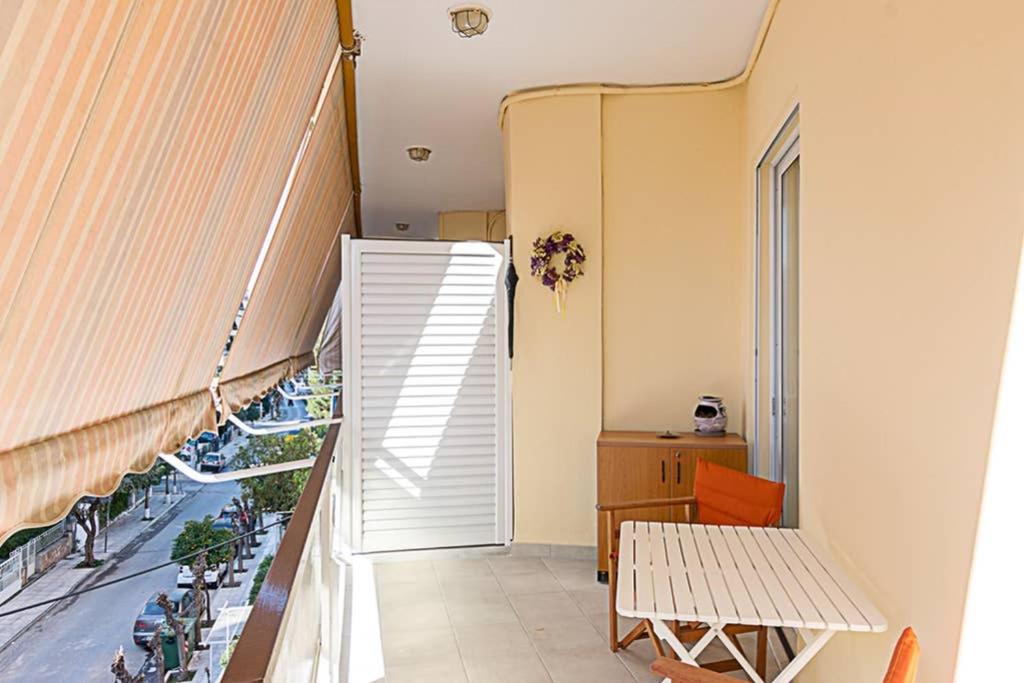 Cozy Flat With 1 Bedroom Next To Metro Station Афіни Екстер'єр фото