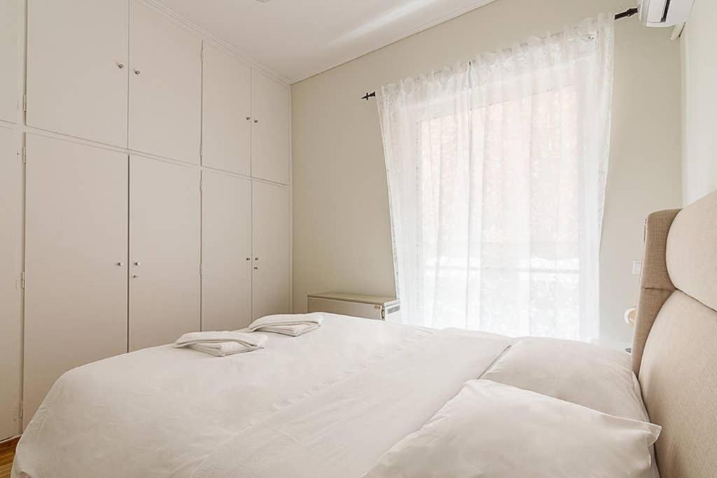 Cozy Flat With 1 Bedroom Next To Metro Station Афіни Екстер'єр фото
