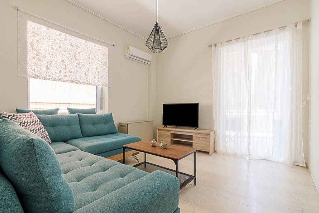 Cozy Flat With 1 Bedroom Next To Metro Station Афіни Екстер'єр фото