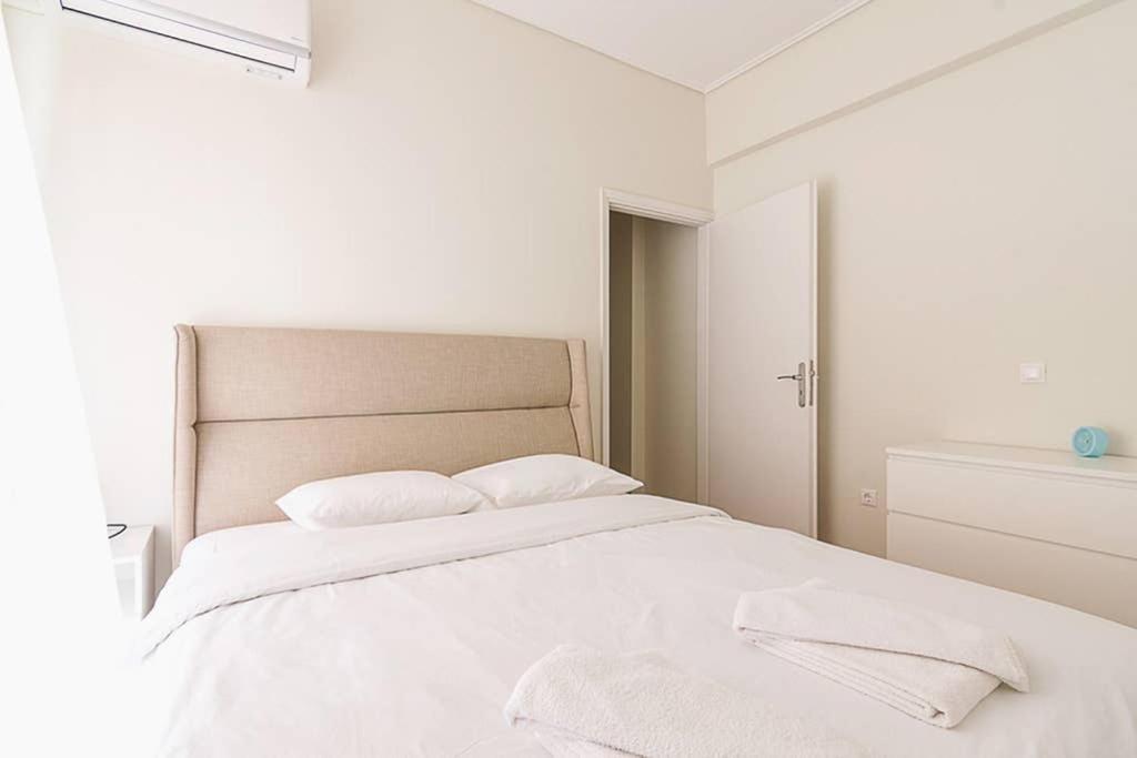 Cozy Flat With 1 Bedroom Next To Metro Station Афіни Екстер'єр фото