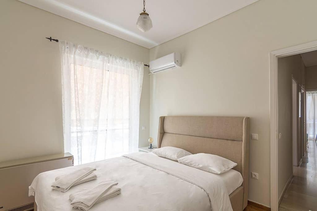 Cozy Flat With 1 Bedroom Next To Metro Station Афіни Екстер'єр фото